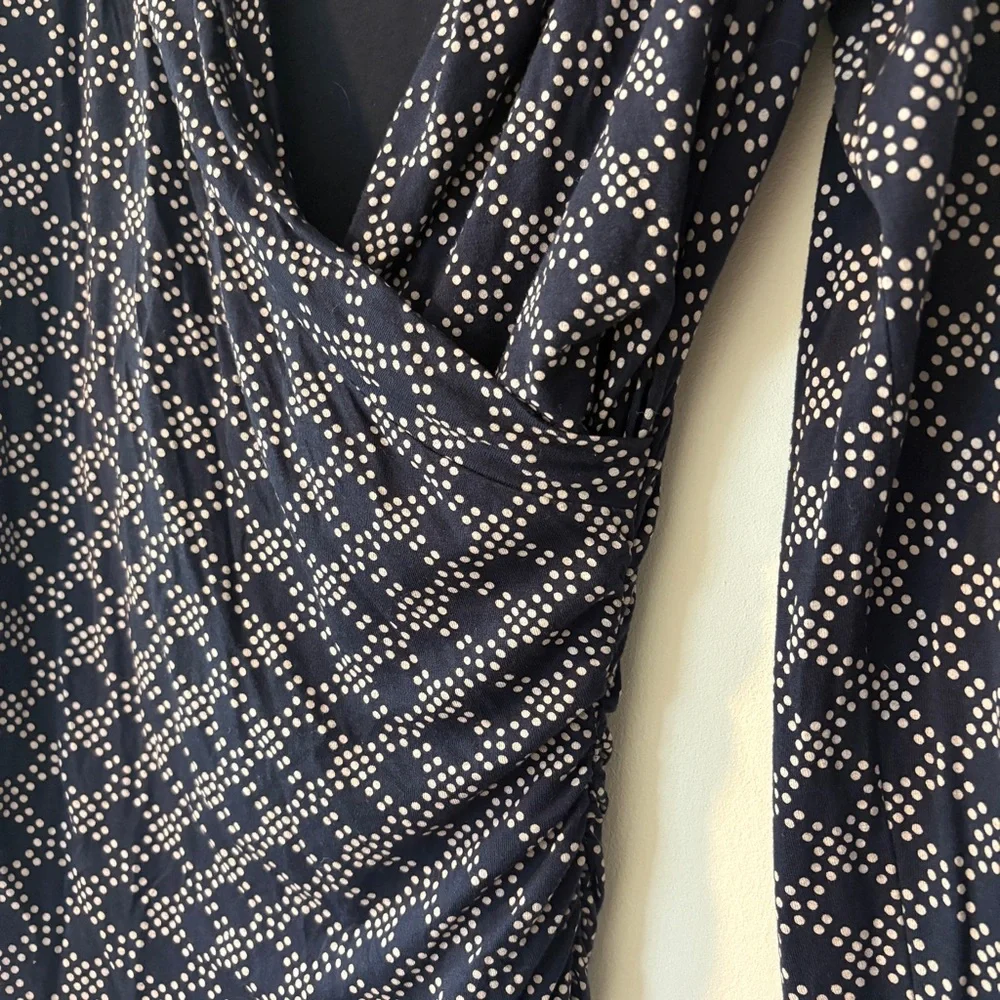 Elegant Navy Patterned Dress - Picture 4 of 11